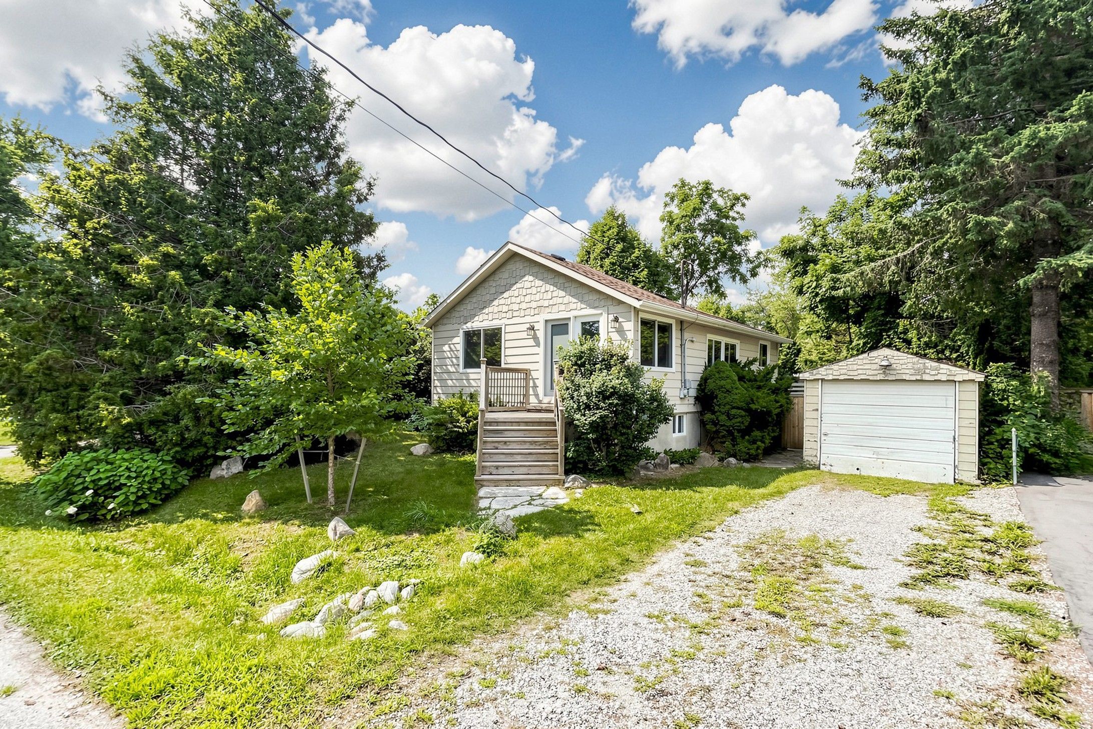 9 Maple Grove Street, Whitchurch-Stouffville, On L4a 2x6