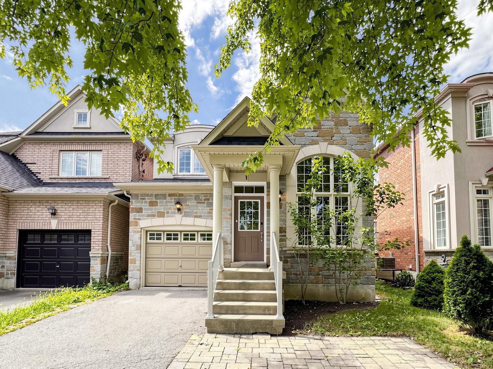 74 Dewpoint Road, Vaughan, On L4j 9e1