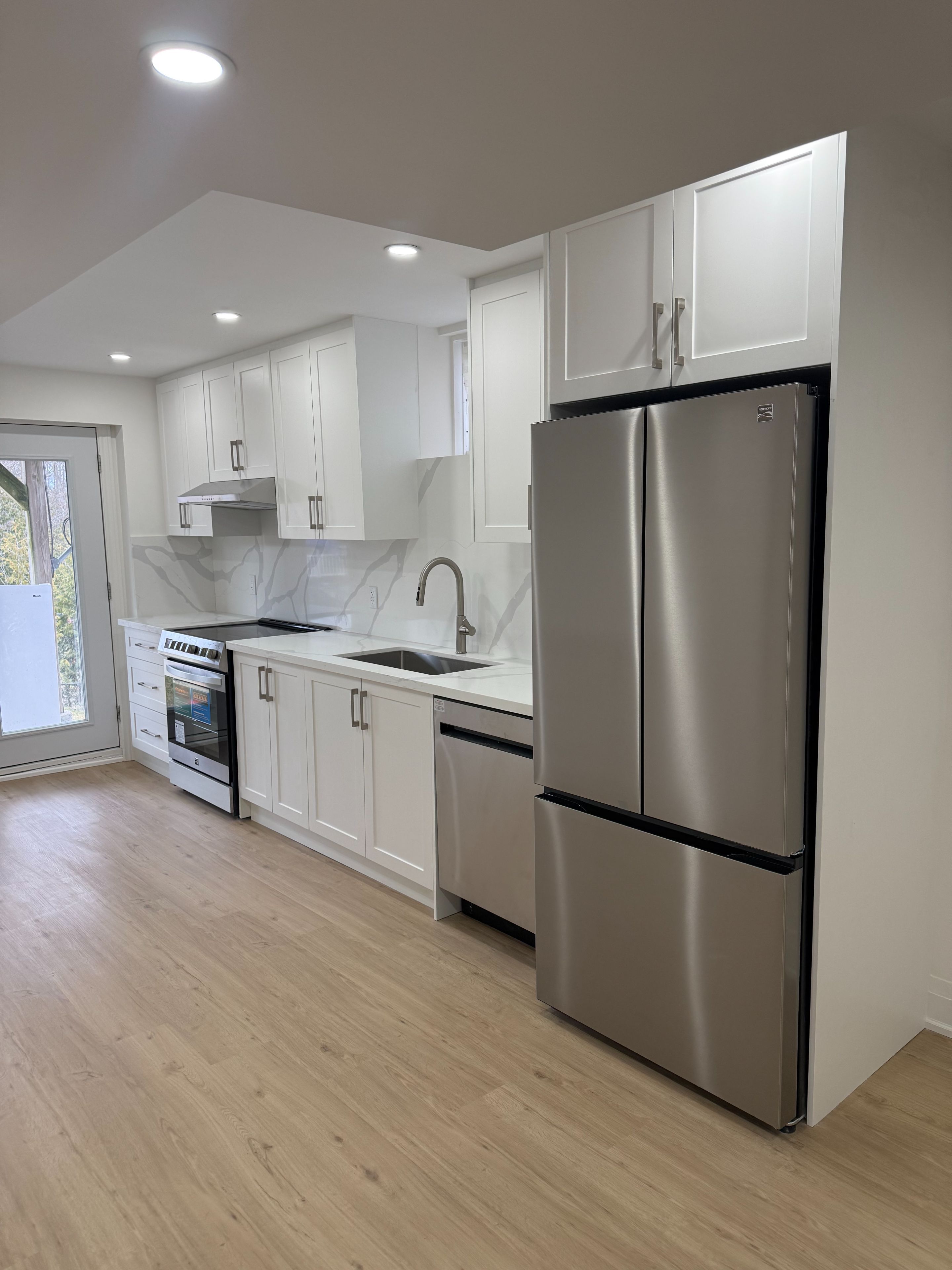 2271 Whitewood Crescent Lower, Innisfil, On L9s 2b1
