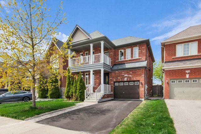 181 Emma Broadbent Court, Newmarket, On L3x 3k9
