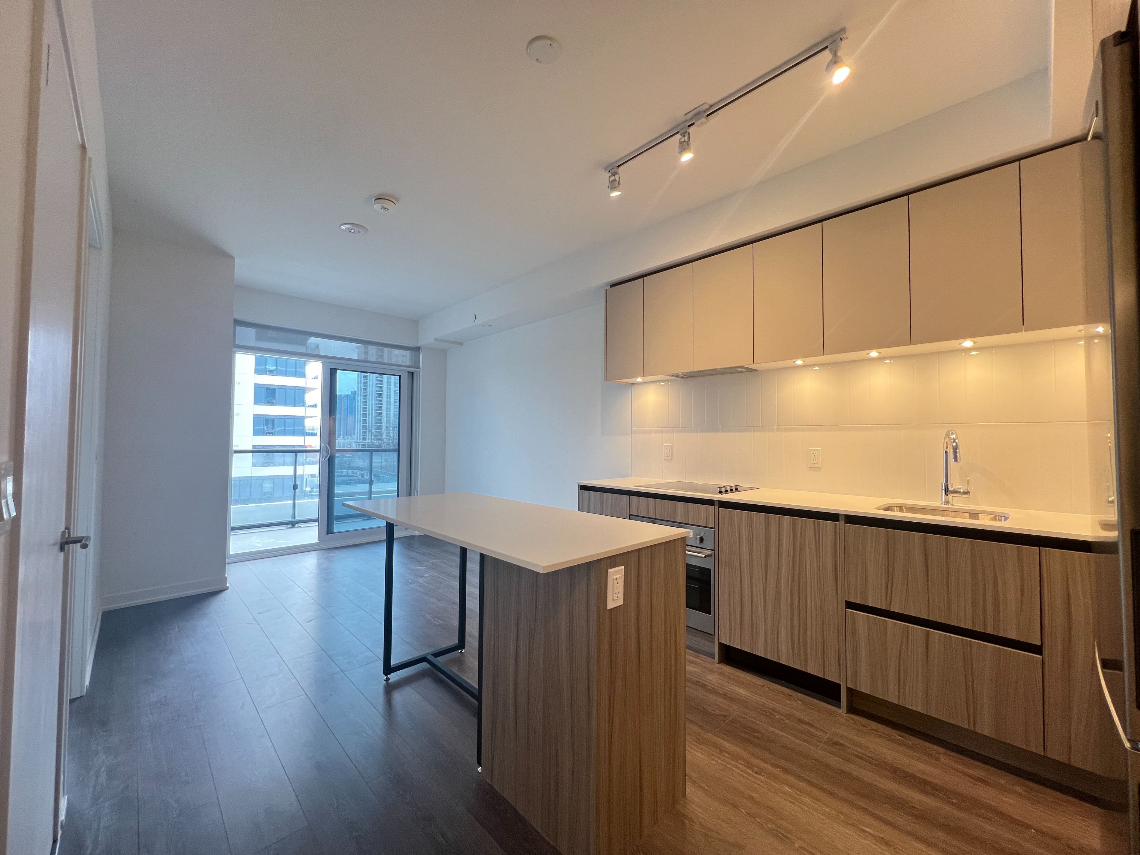 7950 Bathurst Street 518, Vaughan, On L4j 0l4