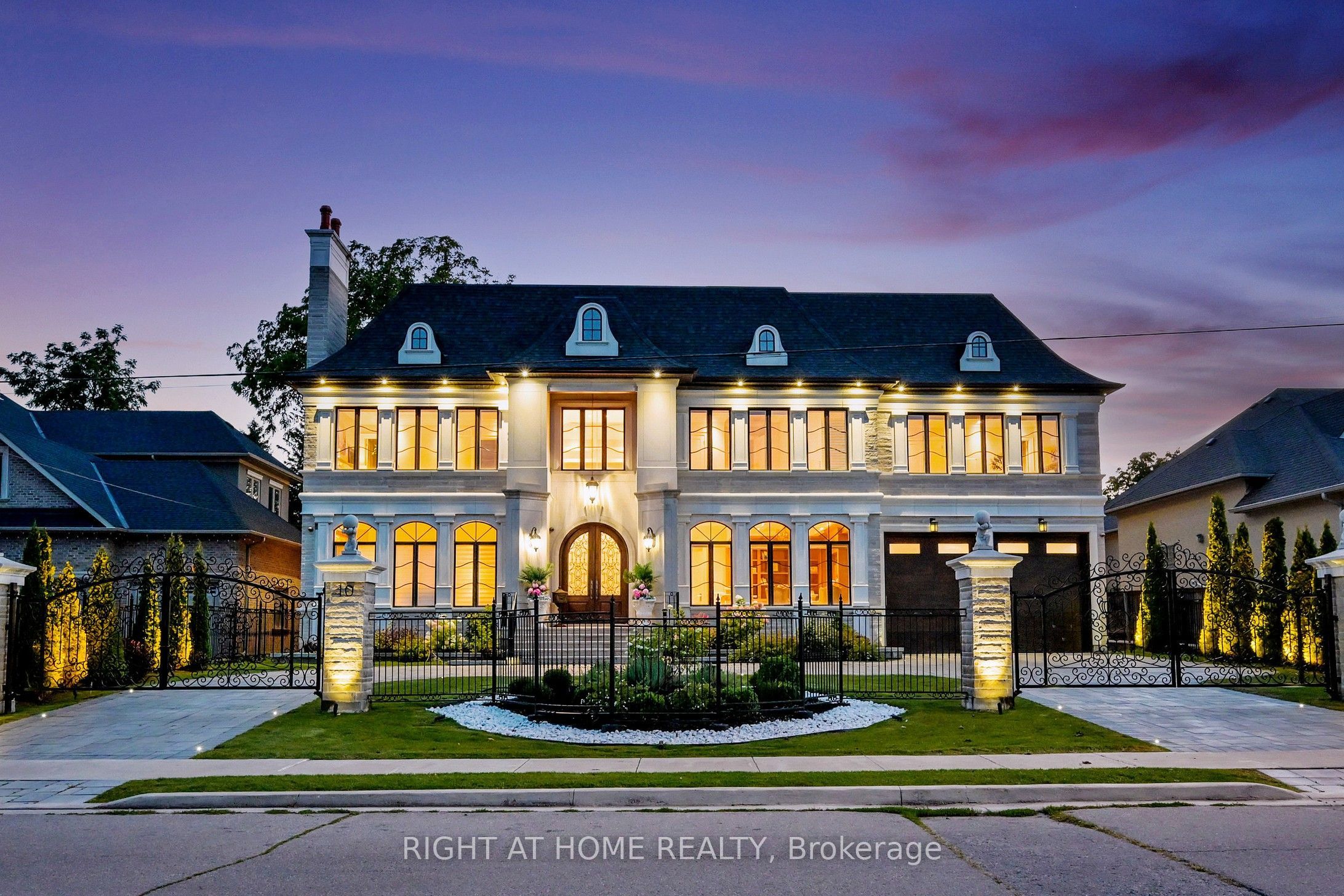 10 Yongeview Avenue, Richmond Hill, On L4c 7a4