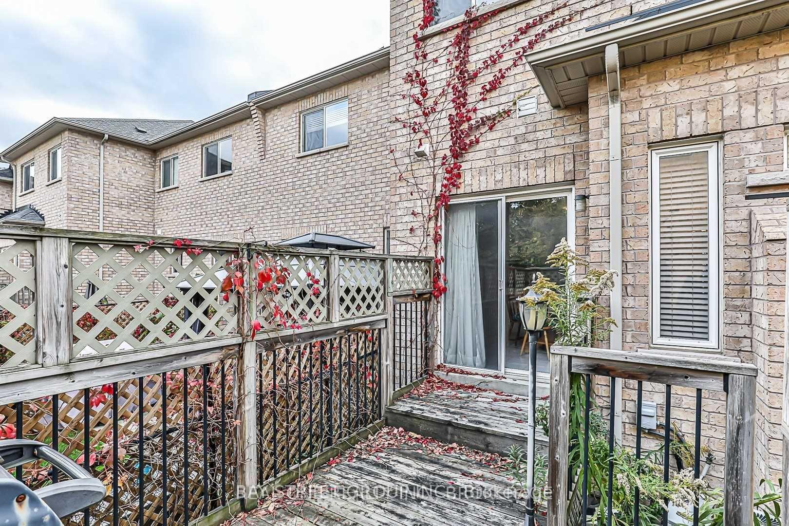 523 Ainsworth Drive, Newmarket, On L3y 8w9