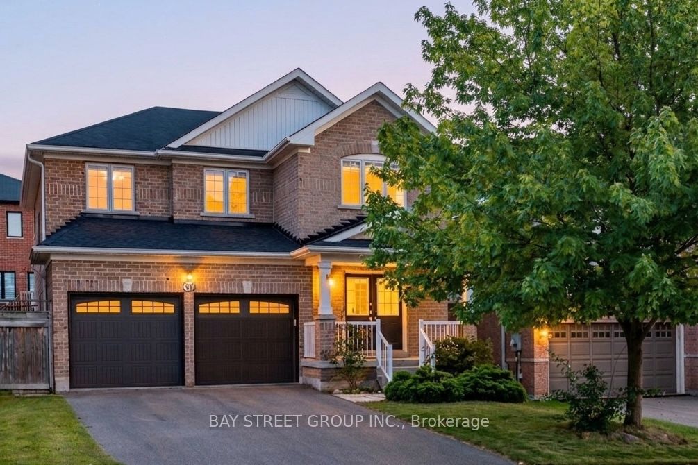 37 Mynden Way, Newmarket, On L3x 3a7
