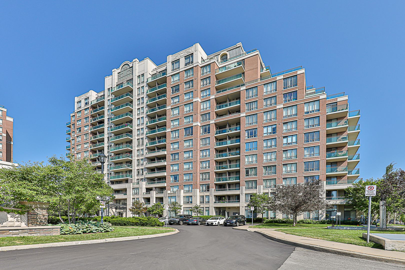 350 Red Maple Road Ph5, Richmond Hill, On L4c 0t5
