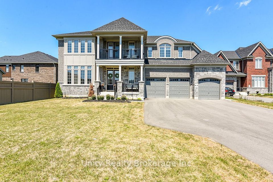 30 Magnolia Avenue N, Adjala-Tosorontio, On L0g 1w0