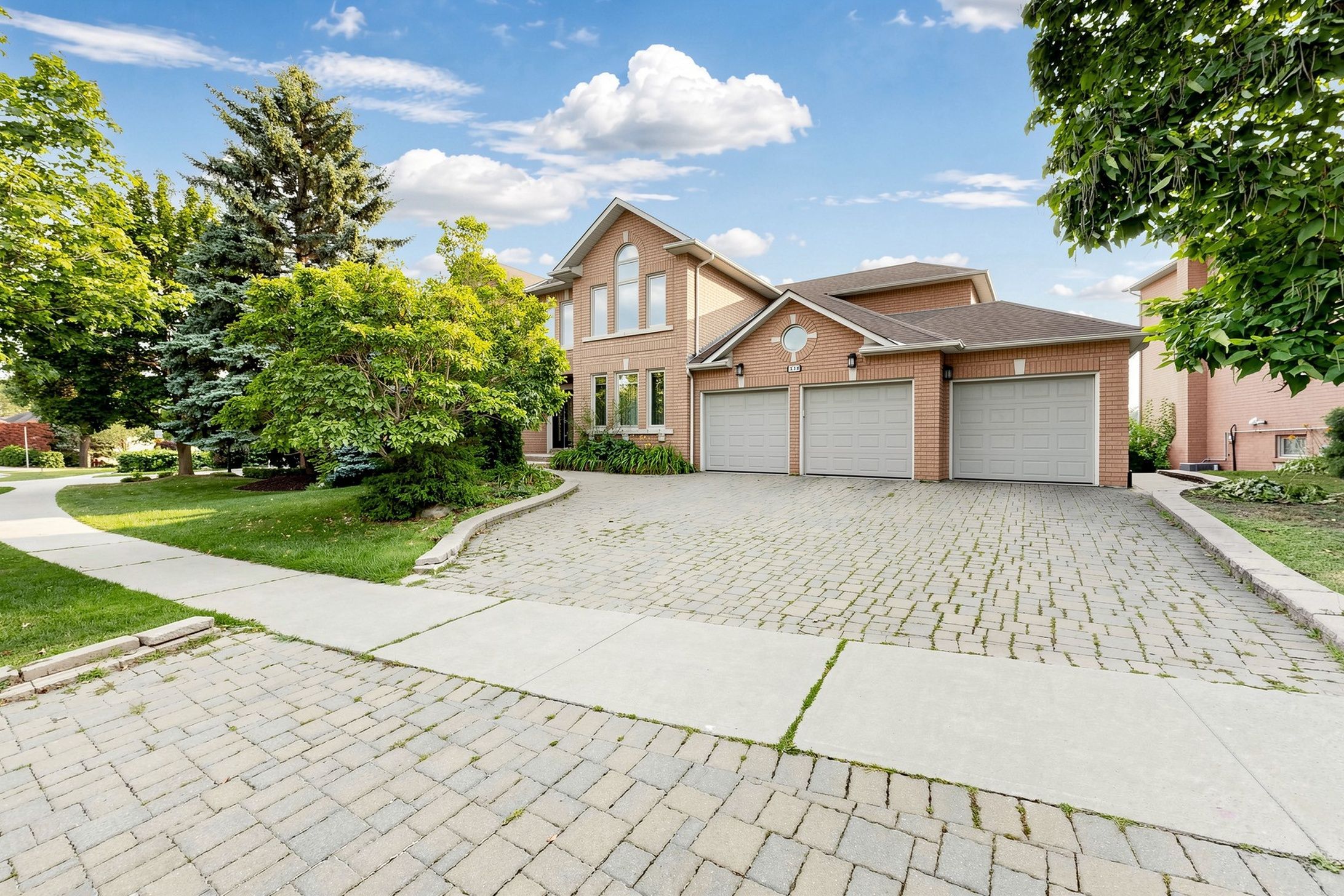 374 Vaughan Mills Road, Vaughan, On L4h 1b2