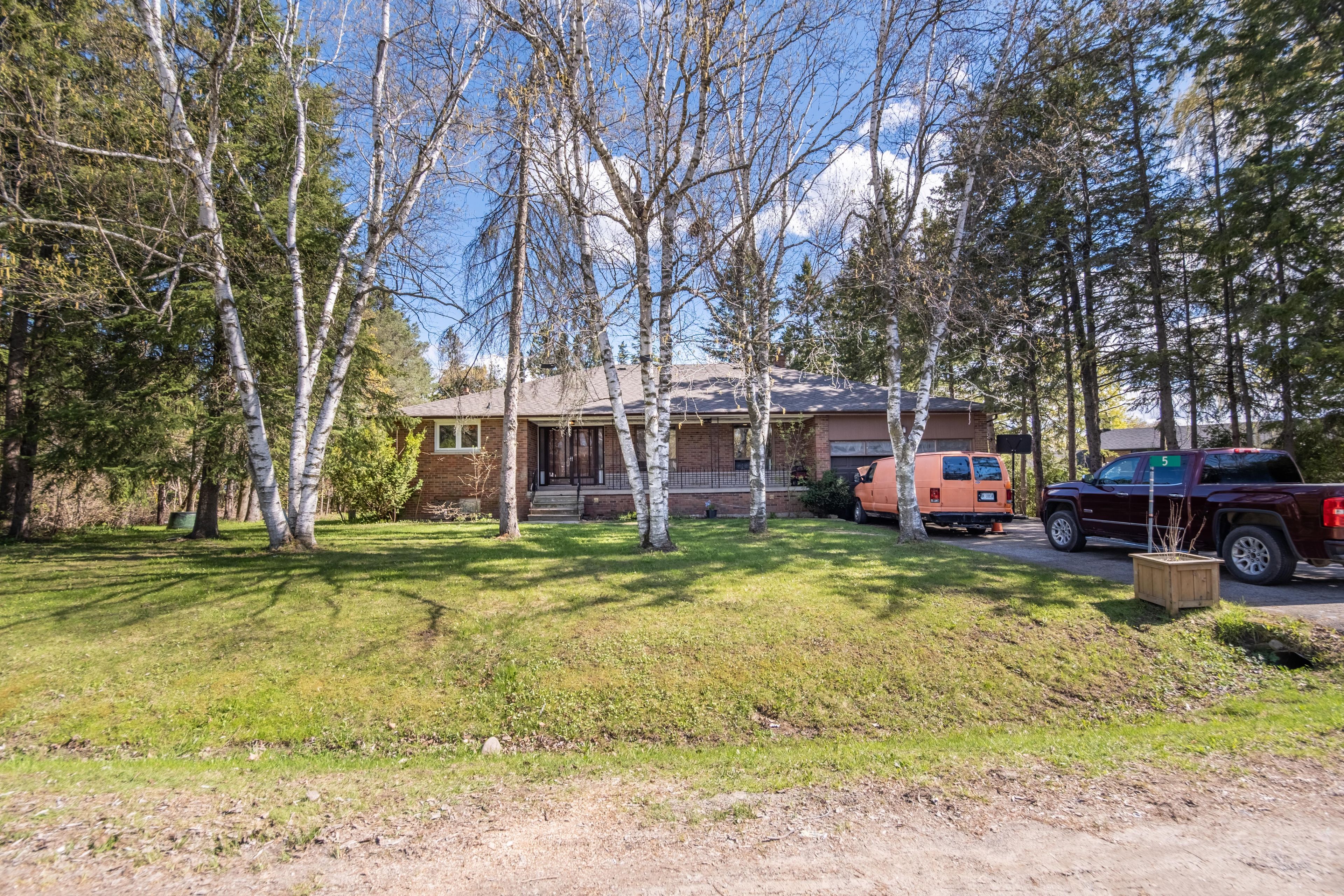 5 Old Forge Road, King, On L7b 1k4