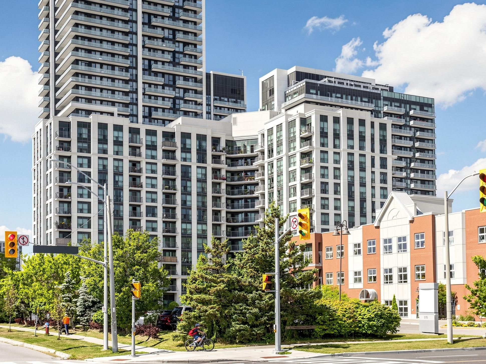 185 Oneida Crescent 918, Richmond Hill, On L4b 0b1