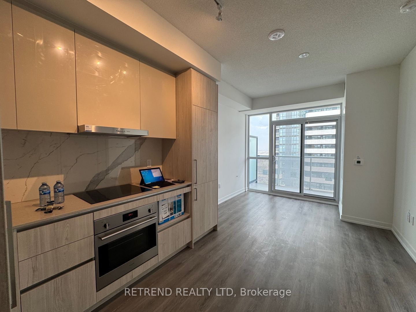 225 Commerce Street E 4001, Vaughan, On L4j 0r1
