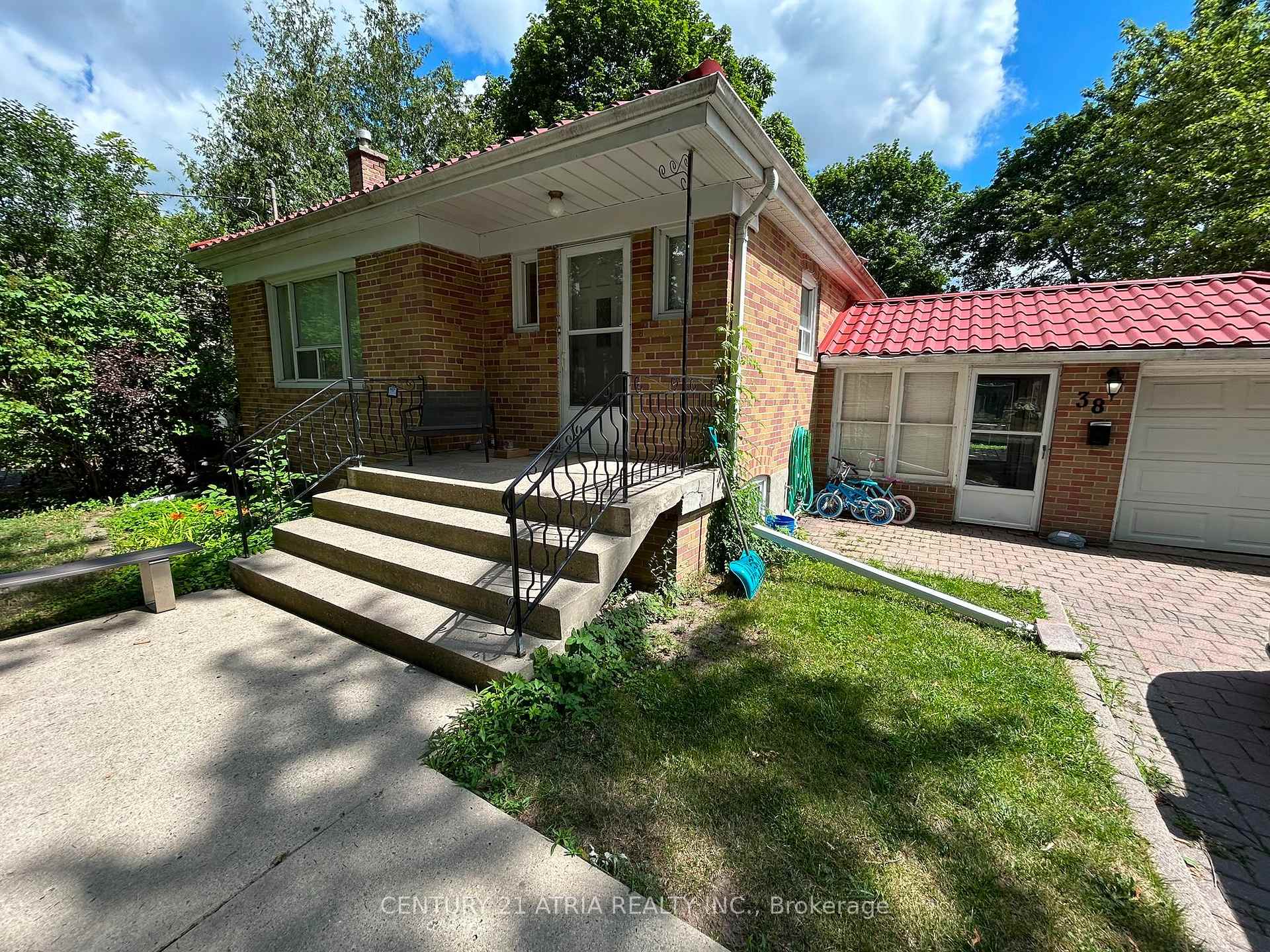 38 Harding Boulevard Main, Richmond Hill, On L4c 1s8