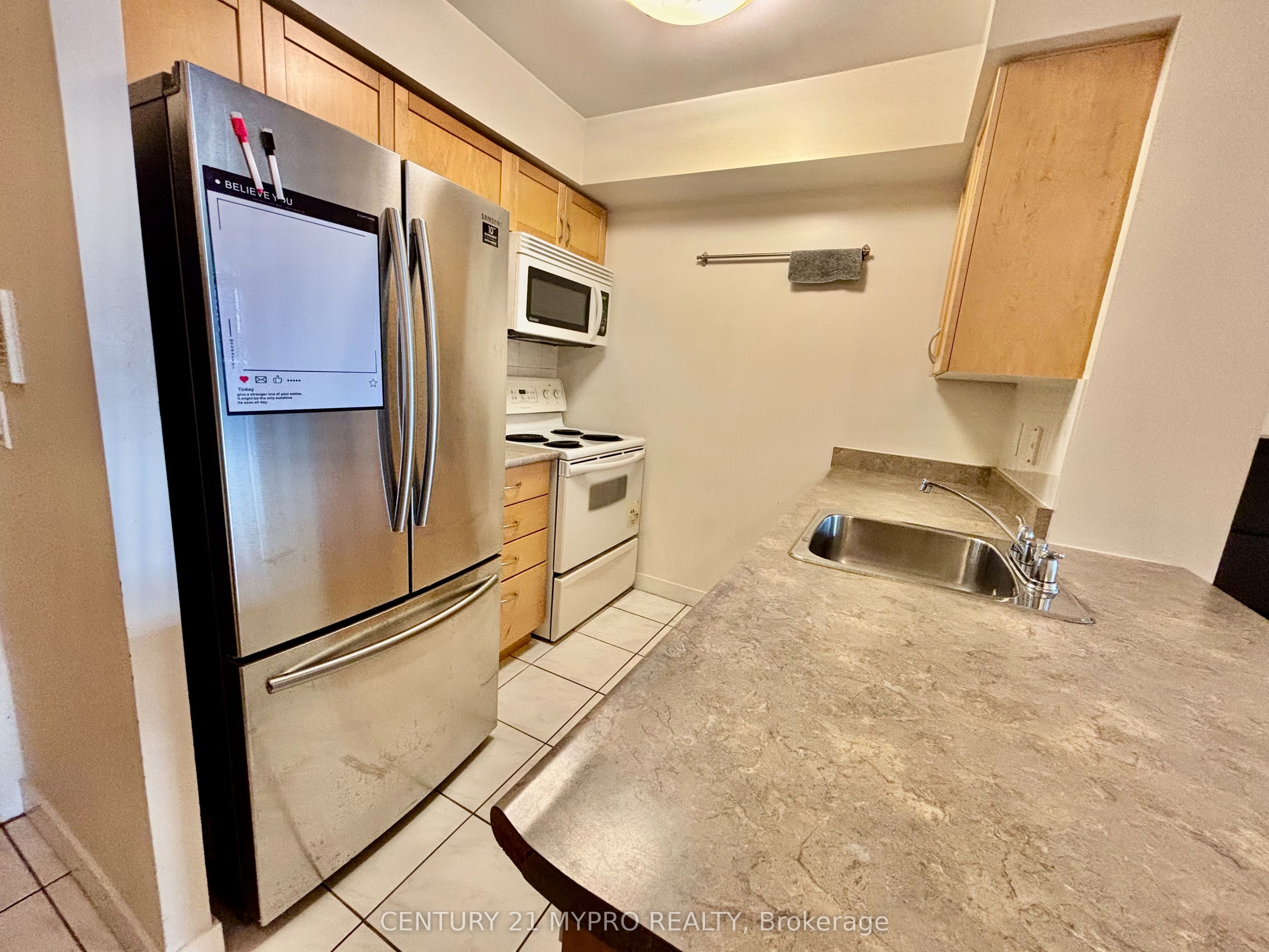 23 Hawksbury Road Room A, Markham, On L6e 1w2