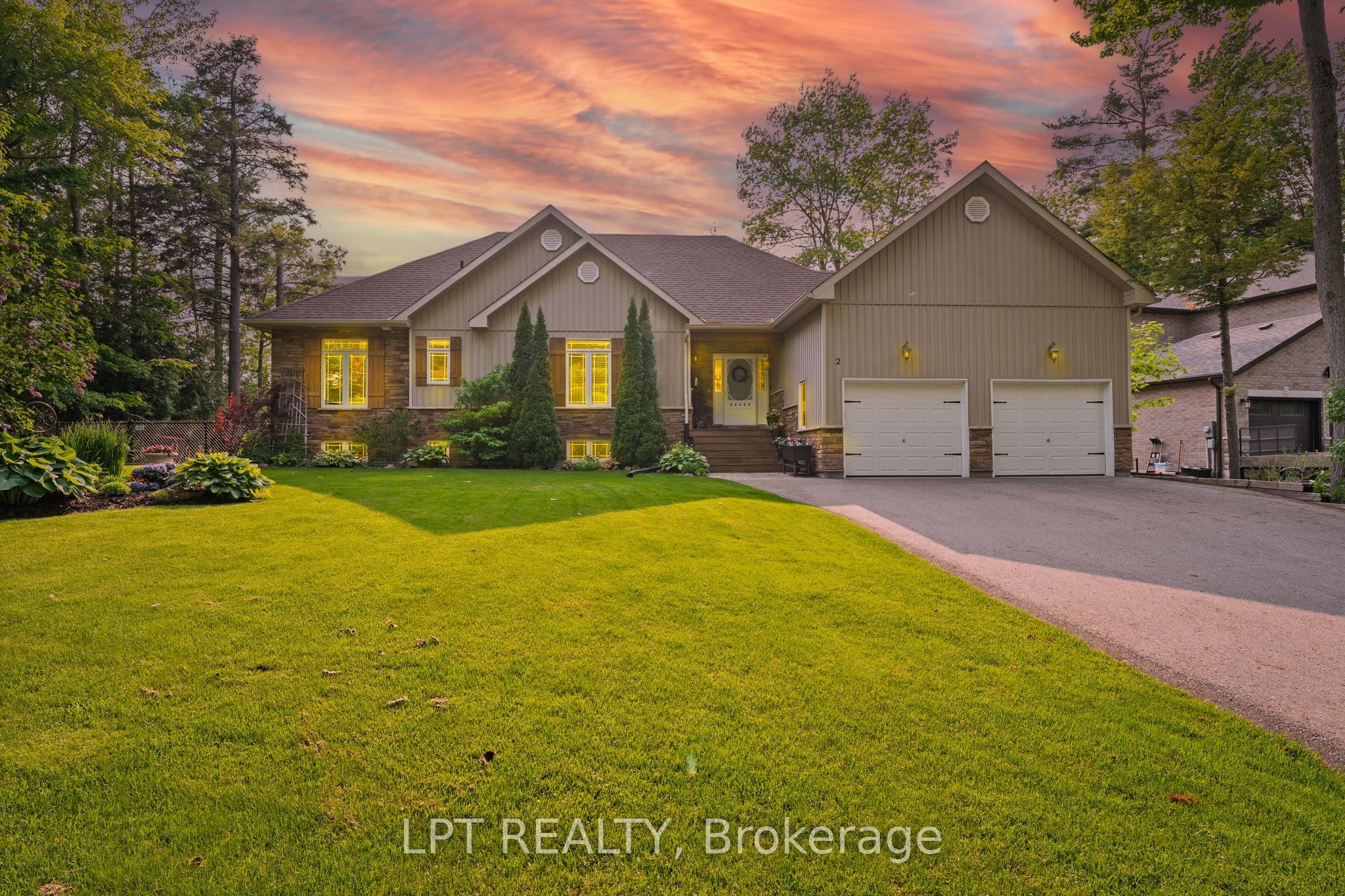 2 Birch Knoll Road, Georgina, On L0e 1r0