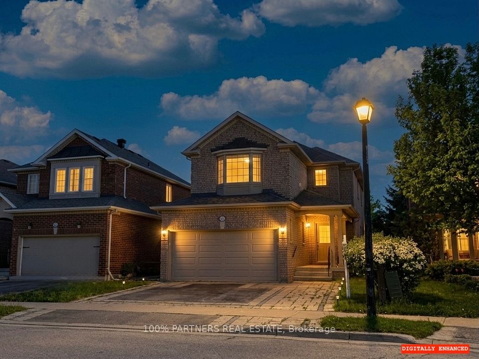 62 Macedonia Court, Newmarket, On L3x 2w8