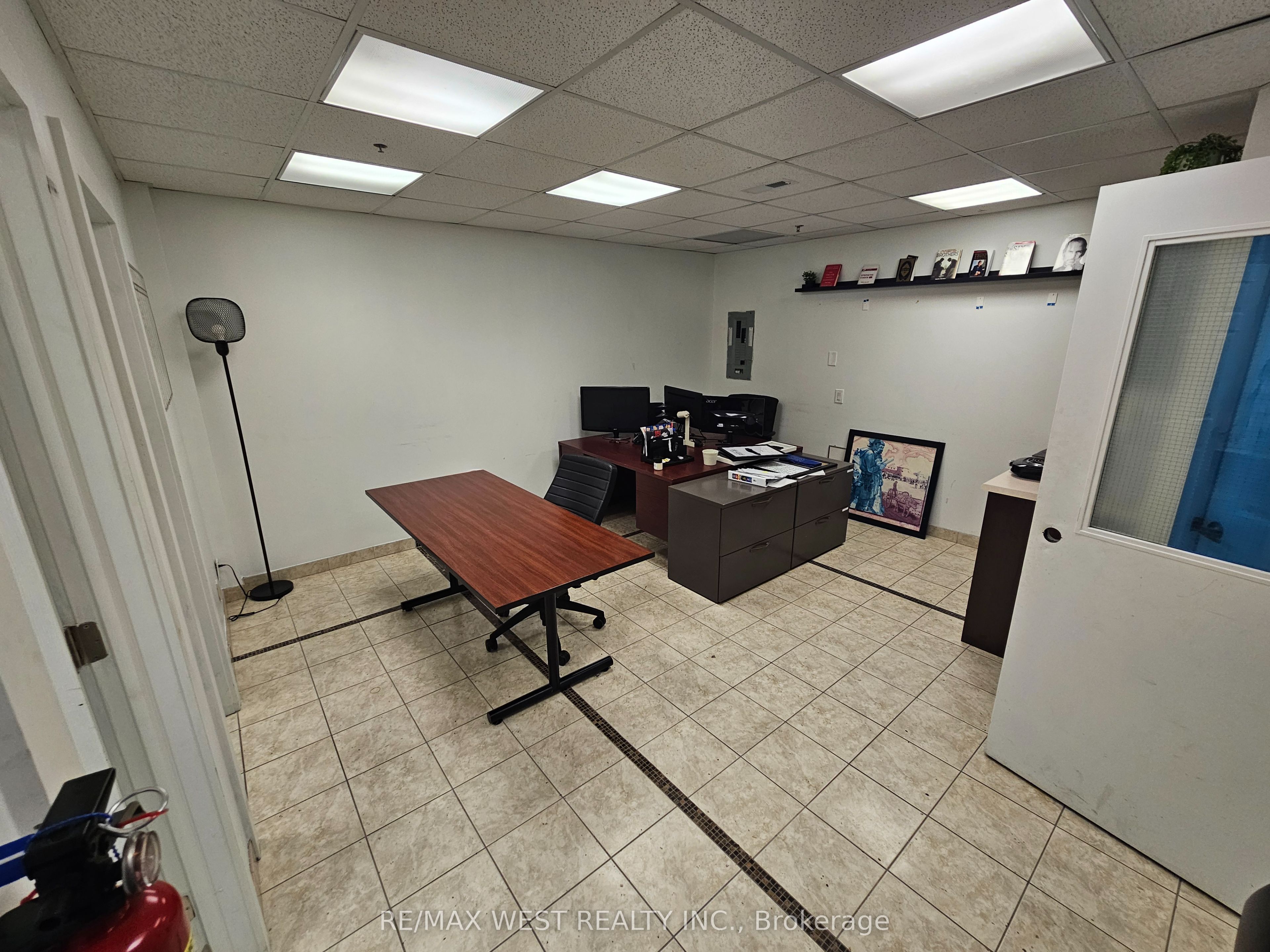 210 Drumlin Circle 4, Vaughan, On L4k 3e3