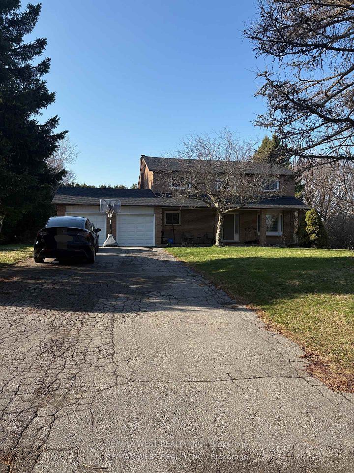 10 Testa Street, East Gwillimbury, On L0l 1r0