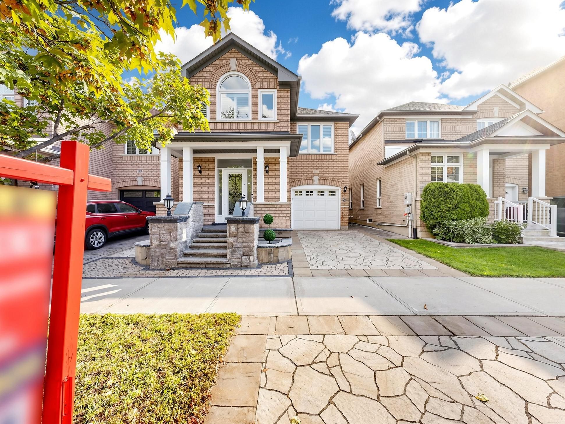 21 Russell Hill Road, Markham, On L6c 2l8