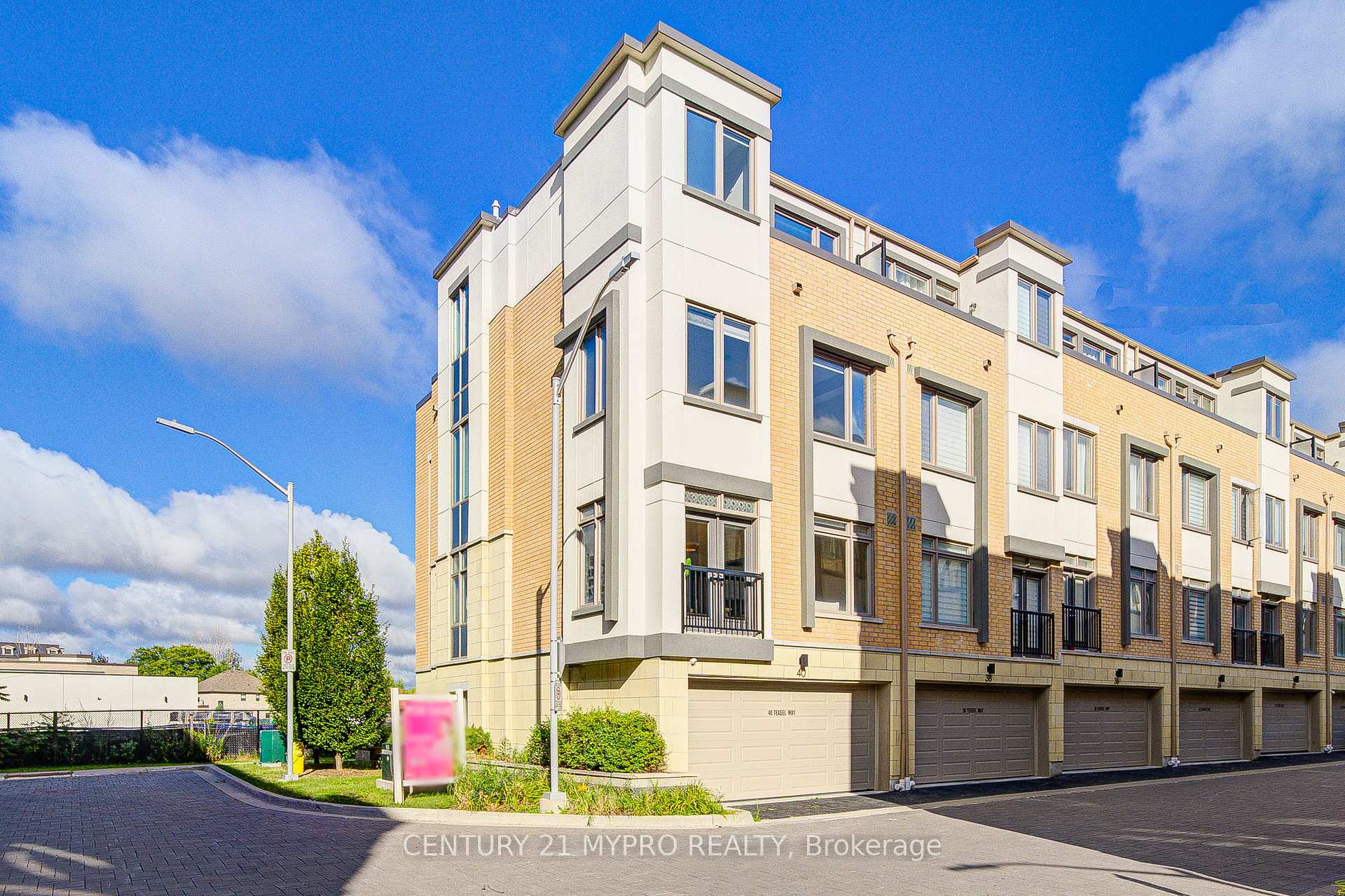 40 Teasel Way, Markham, On L3r 9s3