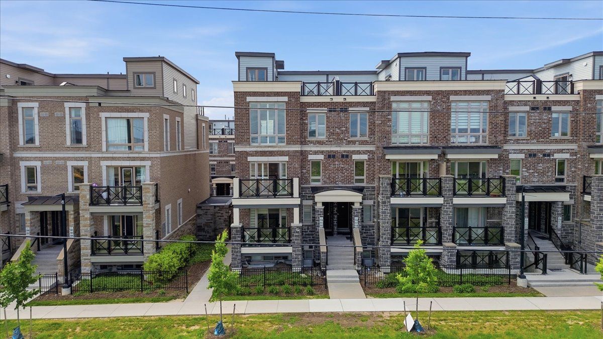 10 Westmeath Lane 2231, Markham, On L6b 1n5