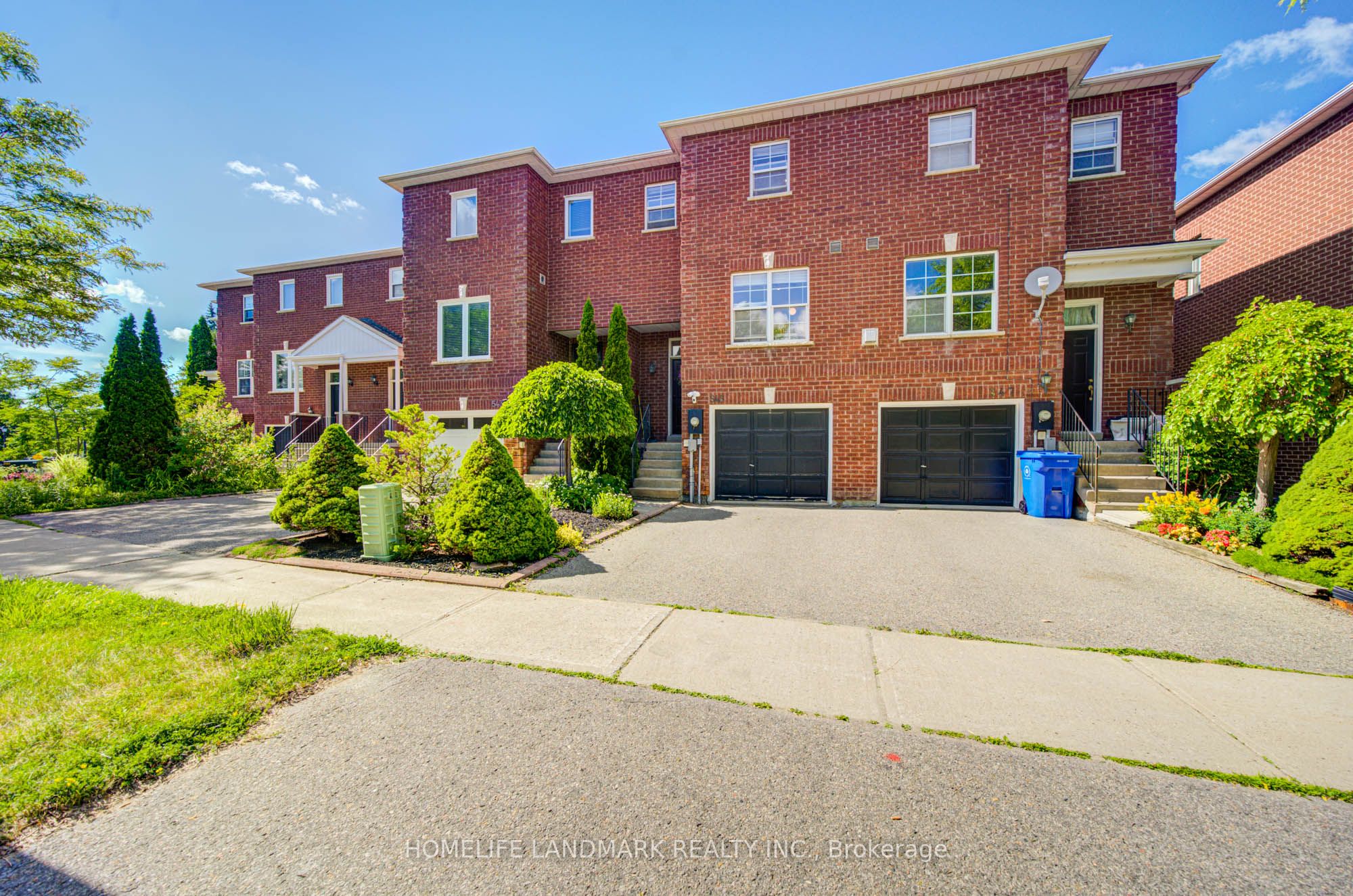 545 Bondi Avenue, Newmarket, On L3y 8r5