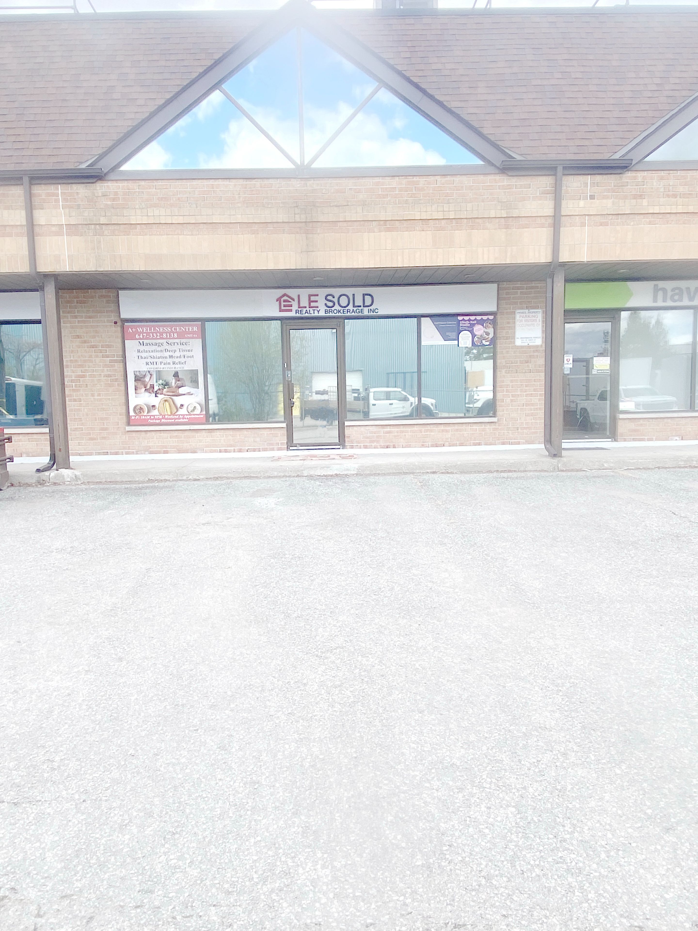 117 Ringwood Drive 4 (2nd Floor C & D), Whitchurch-Stouffville, On L4a 8c1