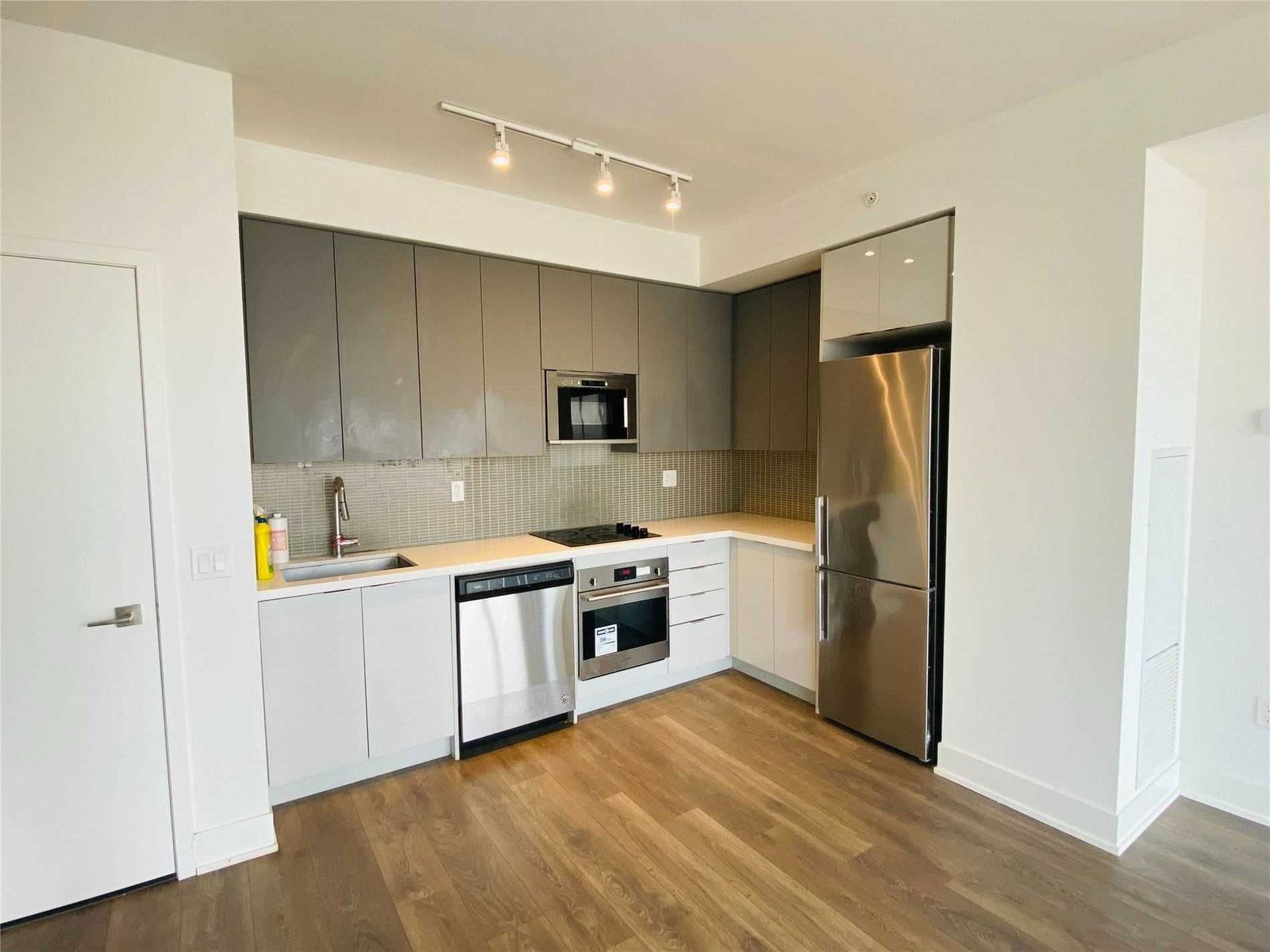 2916 Highway 7 1707, Vaughan, On L4k 0k6