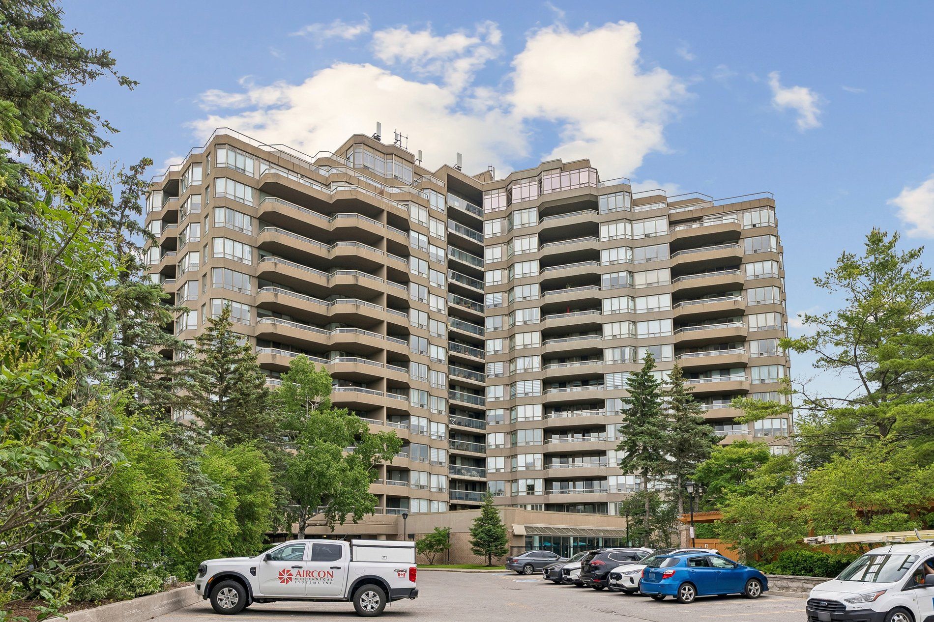 610 Bullock Drive 1215, Markham, On L3r 0g1