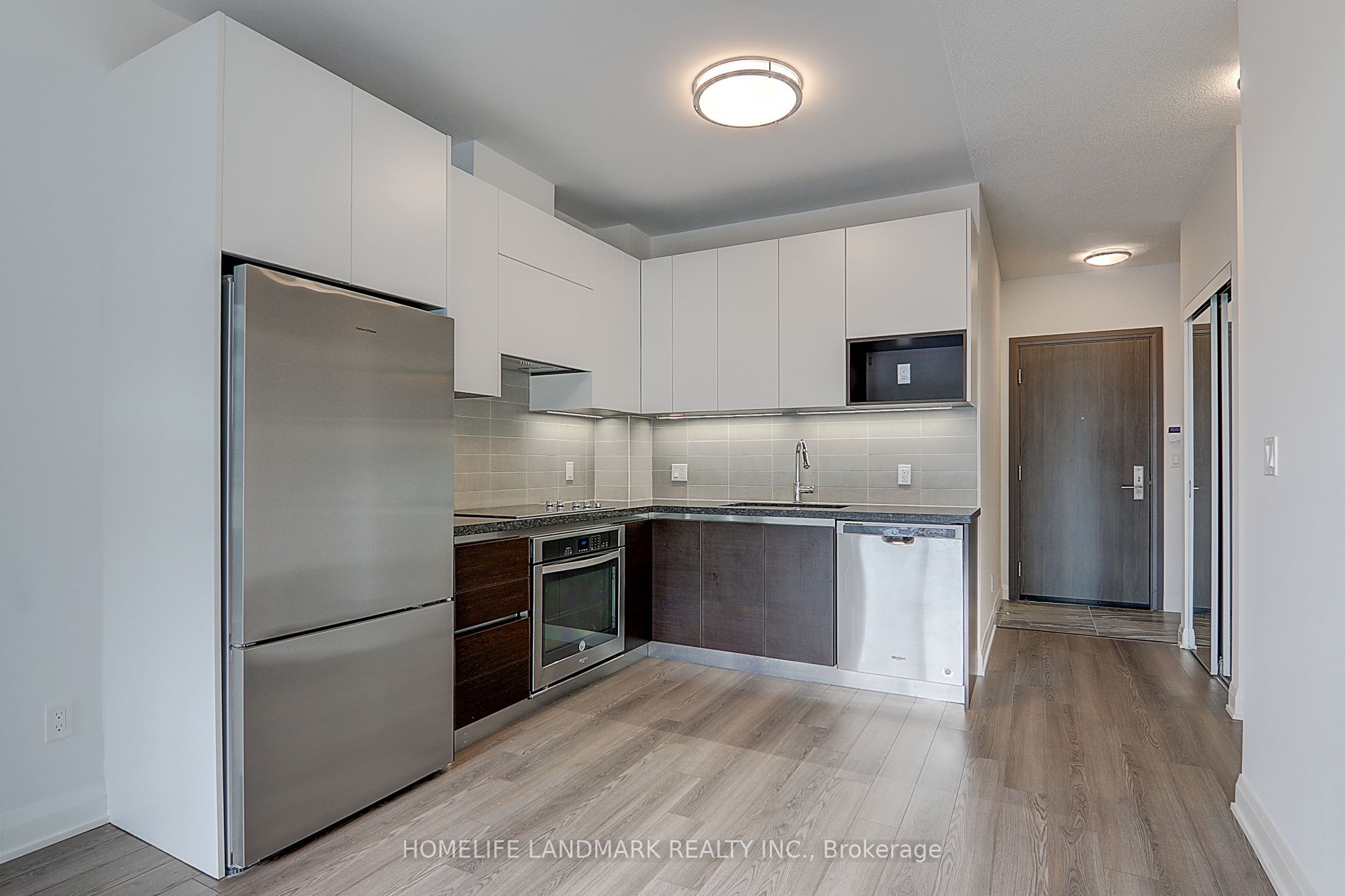 25 Water Walk Drive 506, Markham, On L6g 0g3