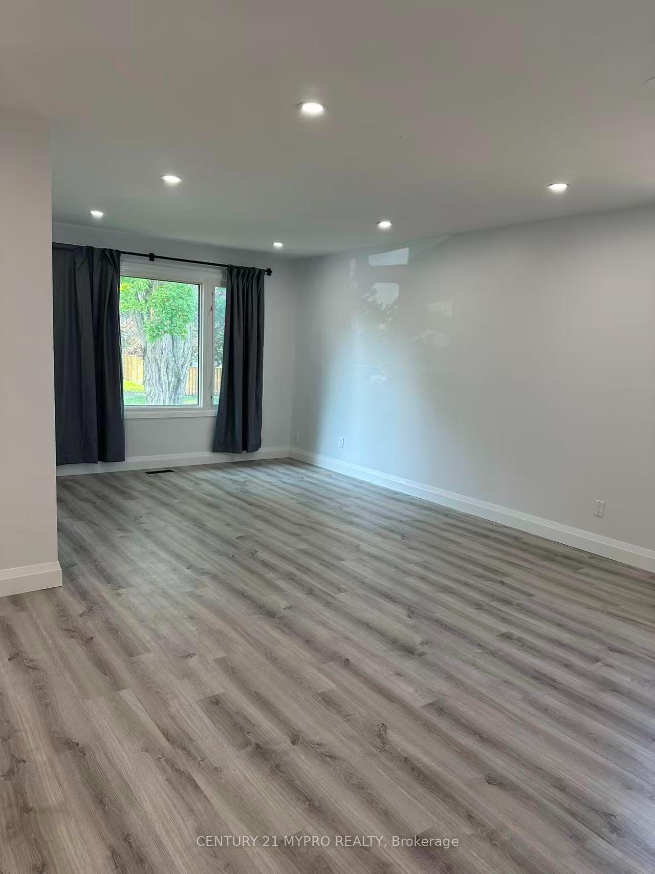 5 Chant Crescent Upper, Markham, On L3r 1y7