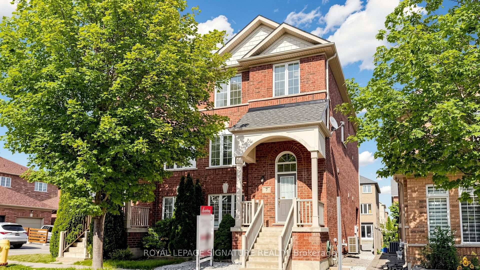 7 Rock Garden Street, Markham, On L6b 0j6