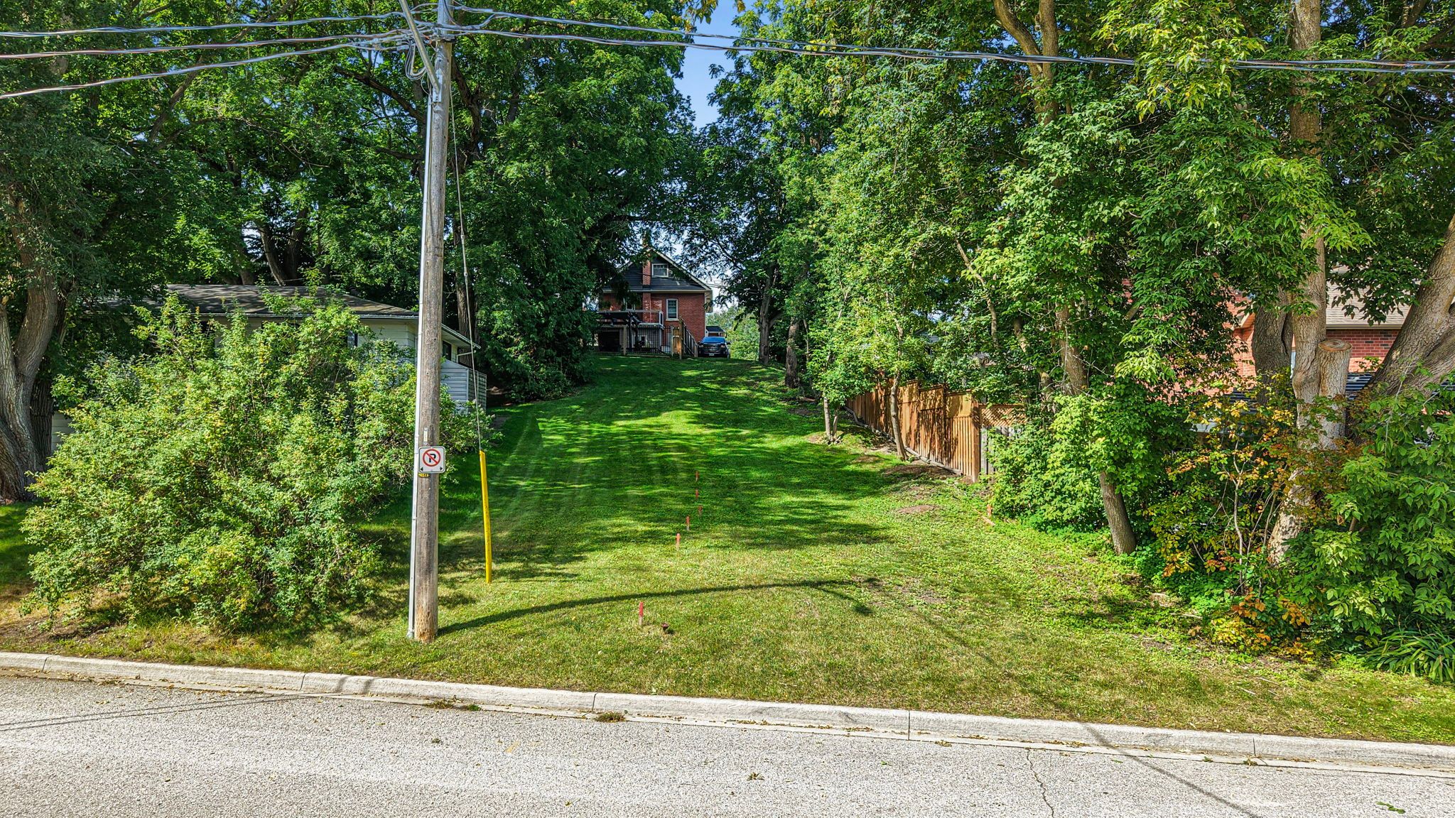 190 Charlotte Street S, Newmarket, On L3y 3s8