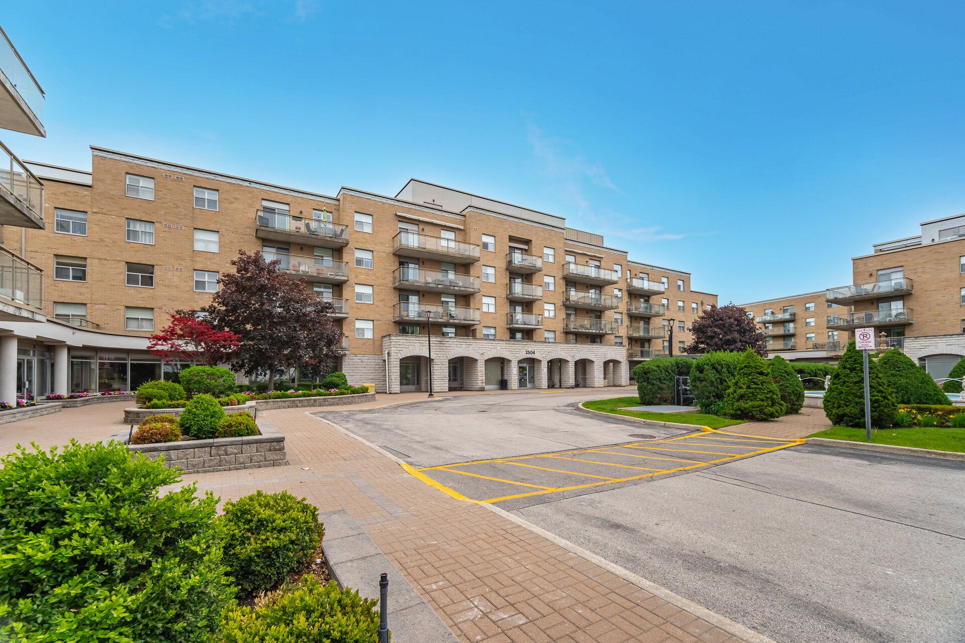 2504 Rutherford Road 304, Vaughan, On L4k 5n5