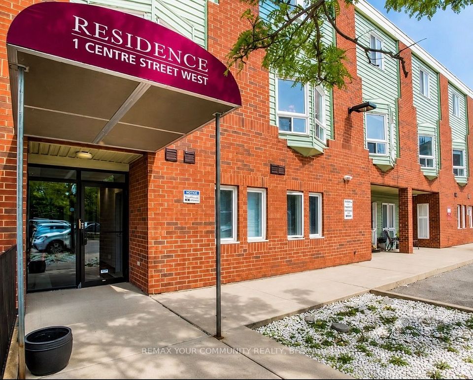 1 Center Street W 102, Richmond Hill, On L4c 3p3