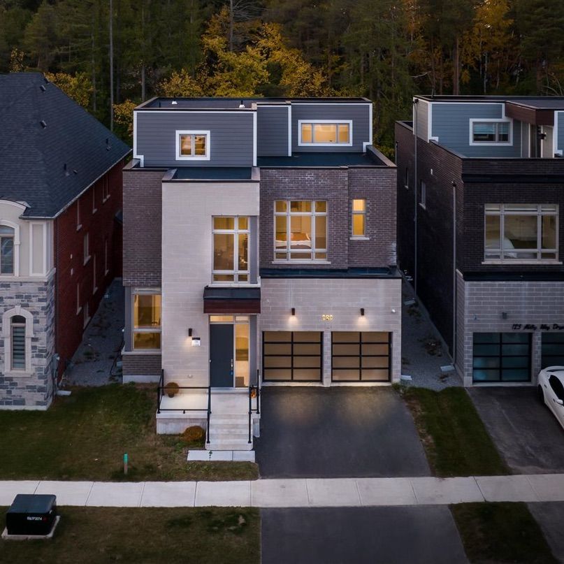 121 Milky Way Drive, Richmond Hill, On L4c 4l9