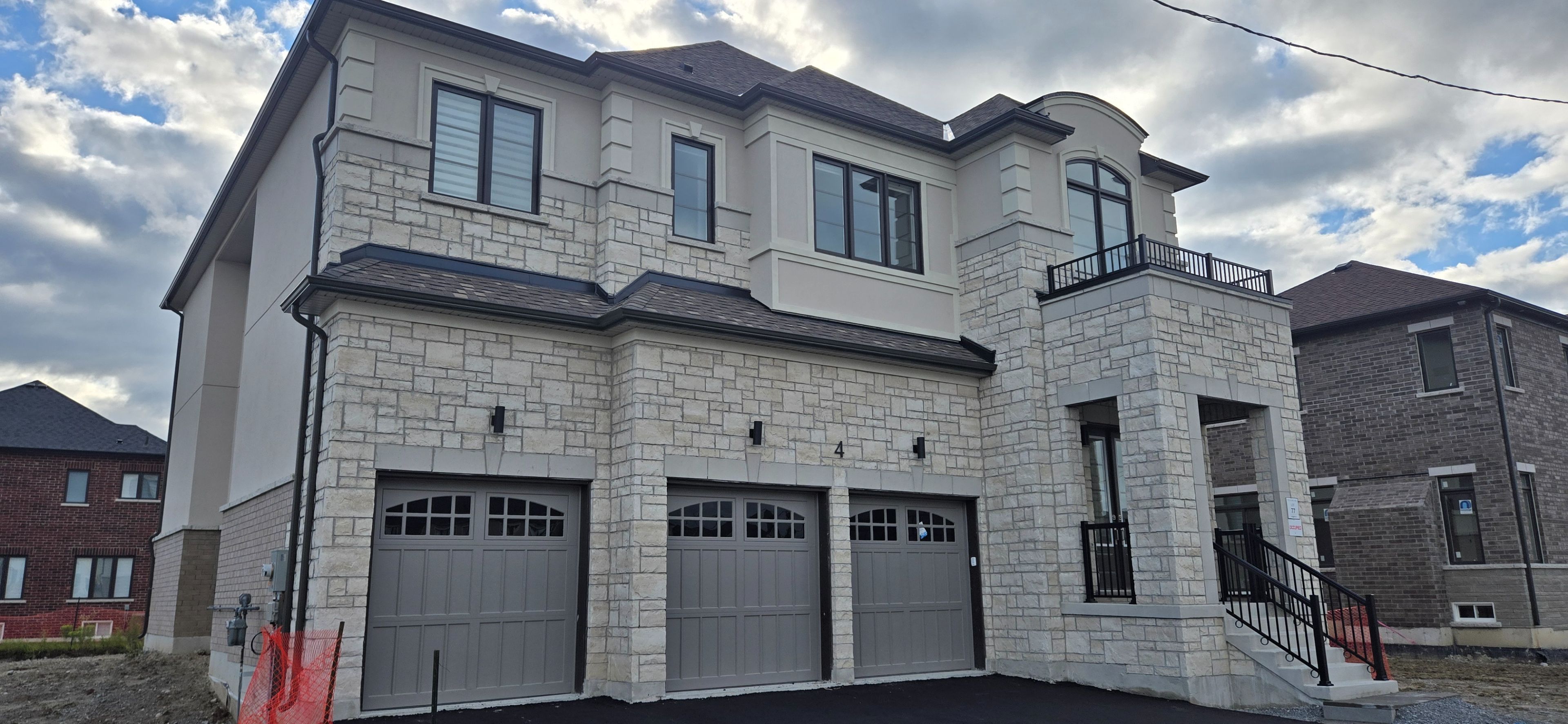 4 Max Bulmer Court, Georgina, On L3x 3j9