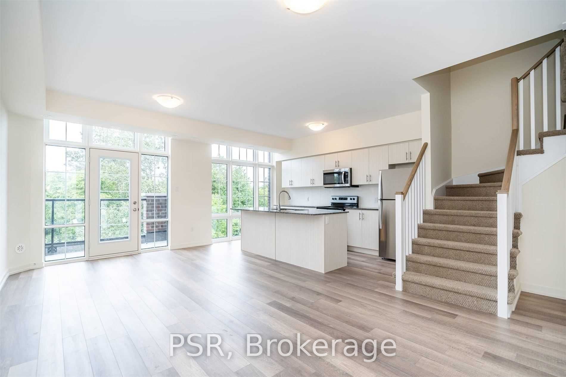 18 Whitaker Way 449, Whitchurch-Stouffville, On L4a 4t4
