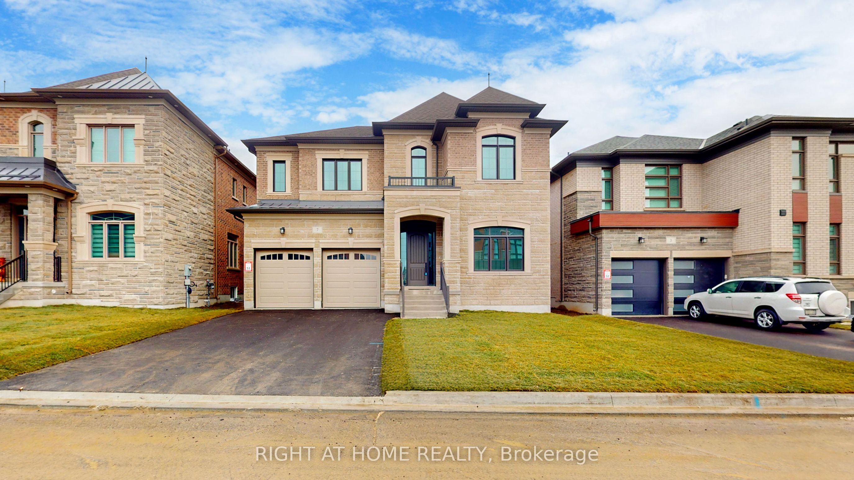 7 Adario Crescent, Vaughan, On L3l 0g3