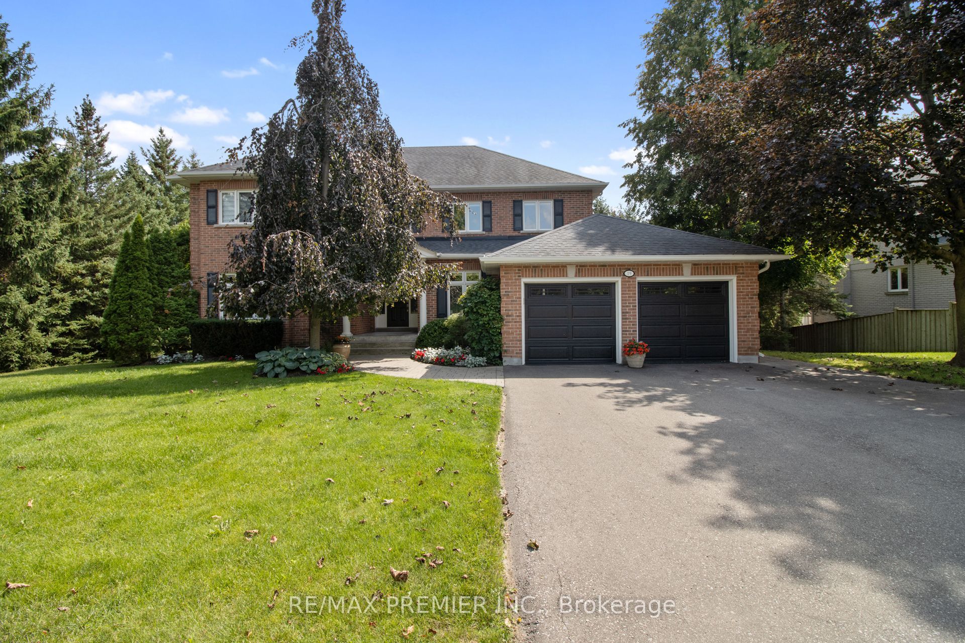 19 Stockdale Crescent, Richmond Hill, On L4c 3t1