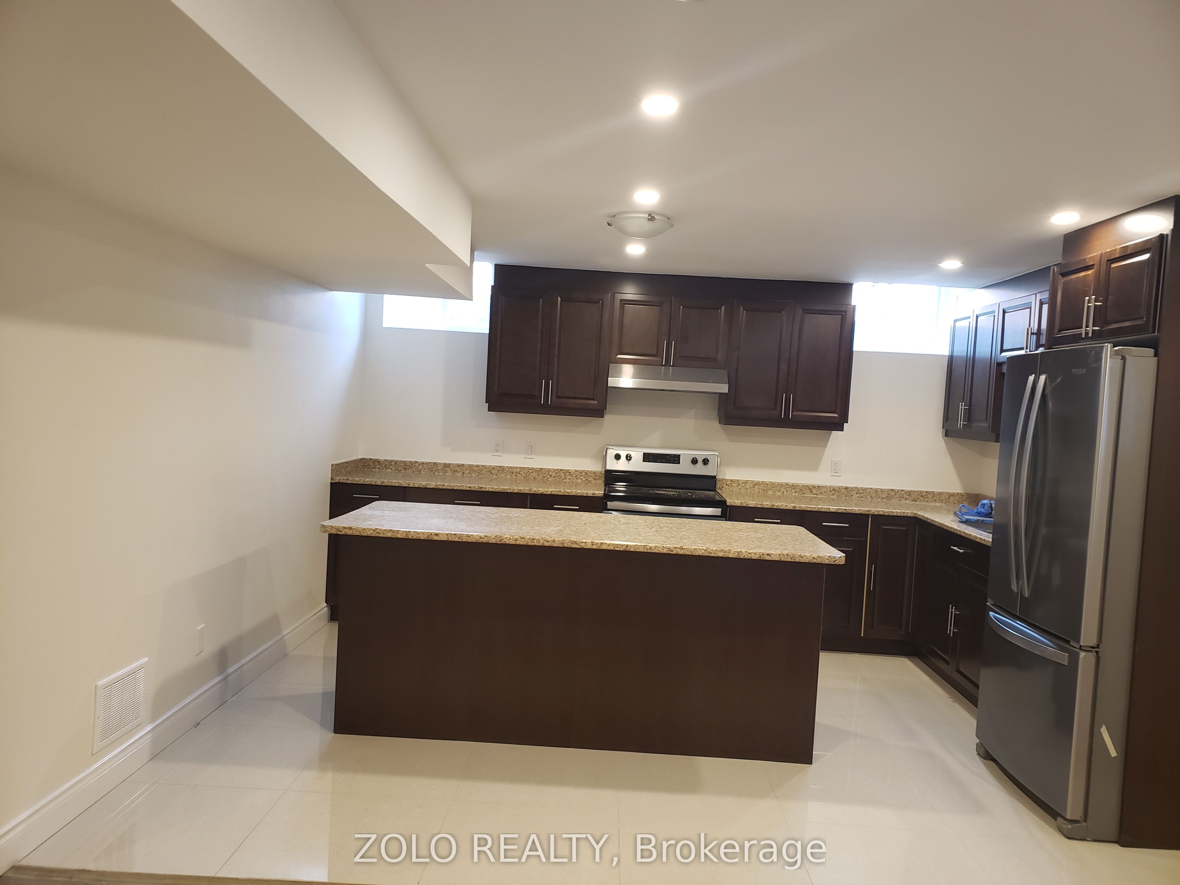 58 Gibson Circle Lower, Bradford West Gwillimbury, On L3z 0x1