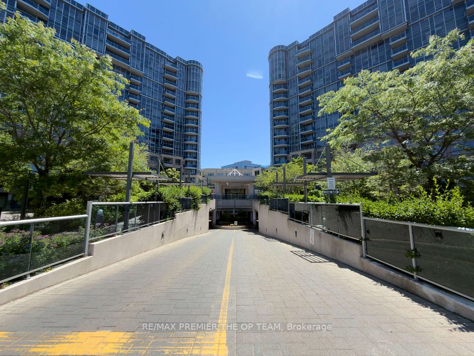 23 Cox Boulevard 1077, Markham, On L3r 7z9