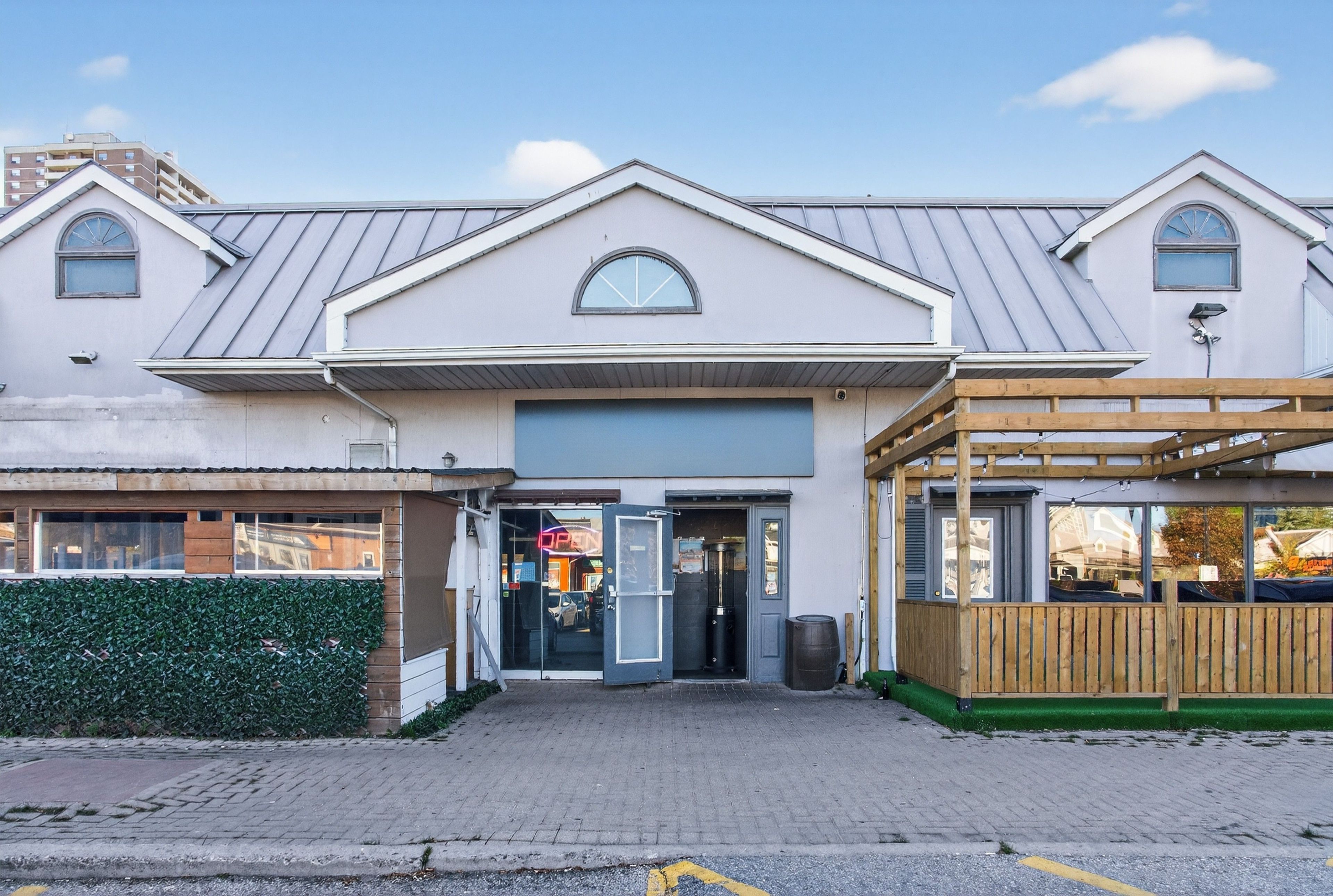 100 Steeles Avenue W 2a, Vaughan, On L4j 7y1