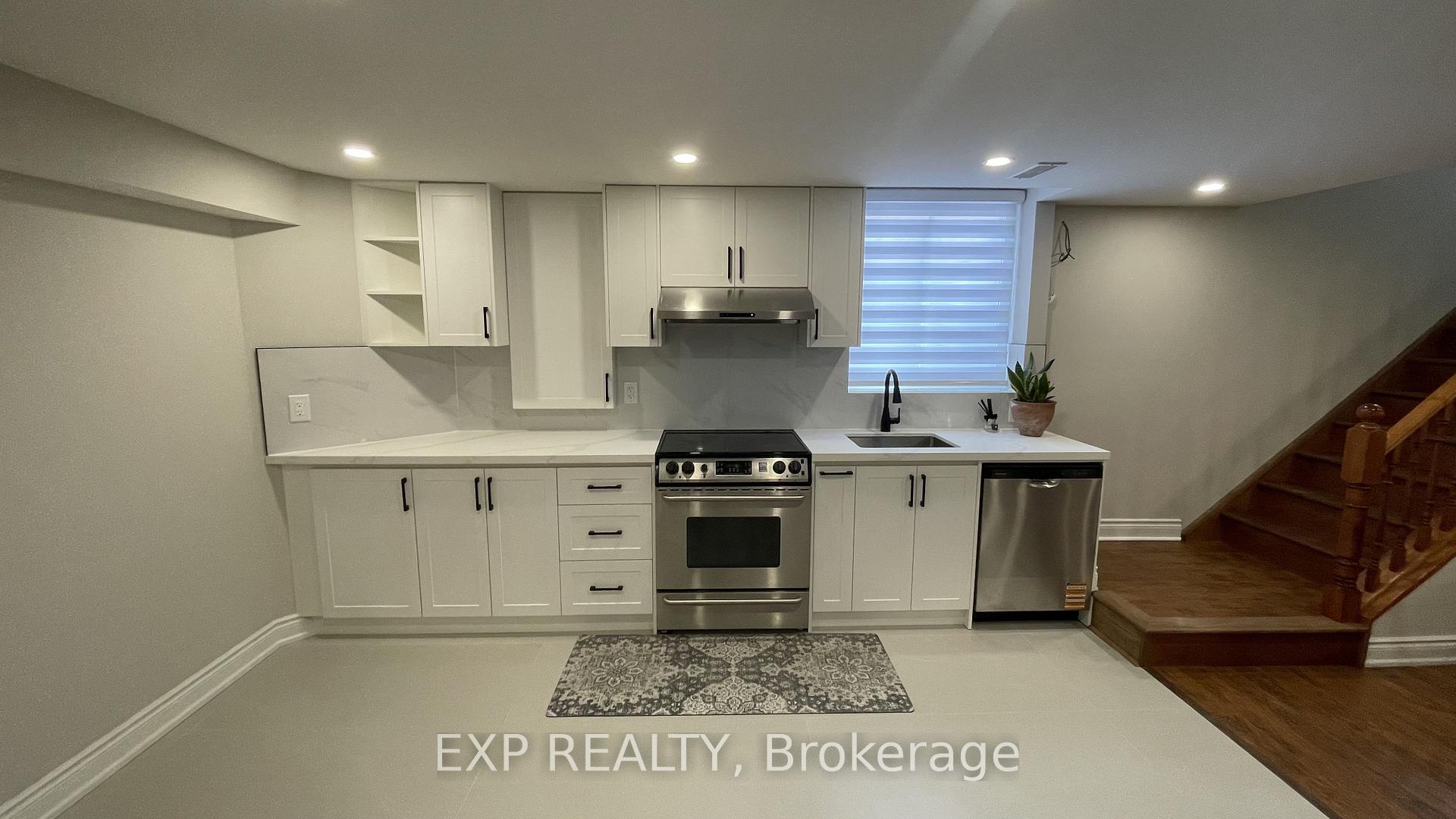 94 Lensmith Drive Basement, Aurora, On L4g 6r9