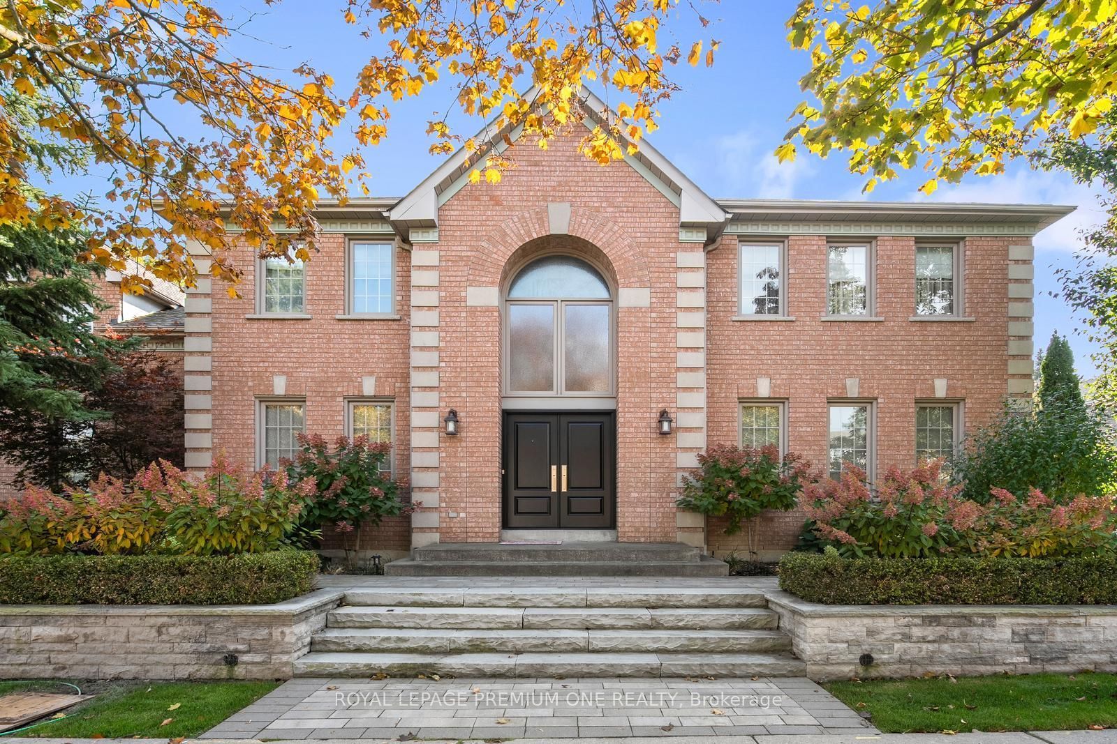 536 Village Parkway, Markham, On L3r 9n5
