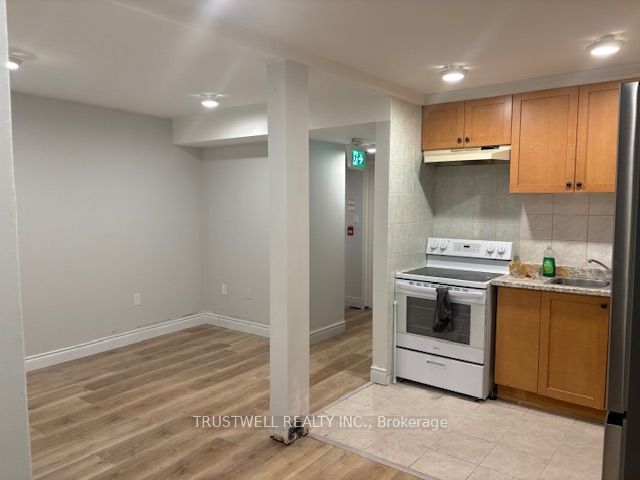 14810 Yonge Street A6, Aurora, On L4g 1n3