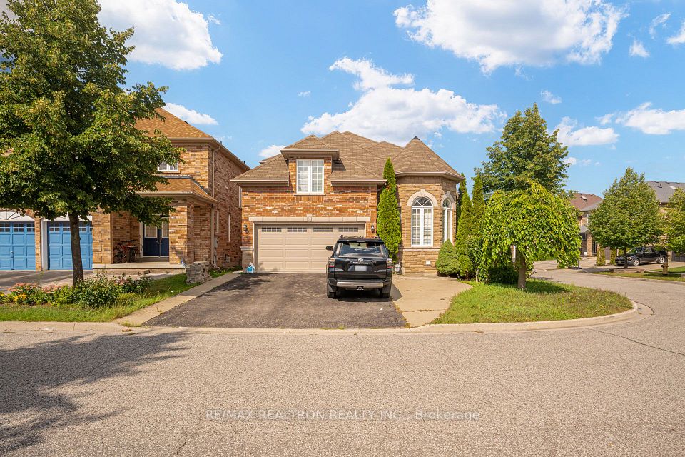 14 Kentview Crescent, Markham, On L6b 0e2