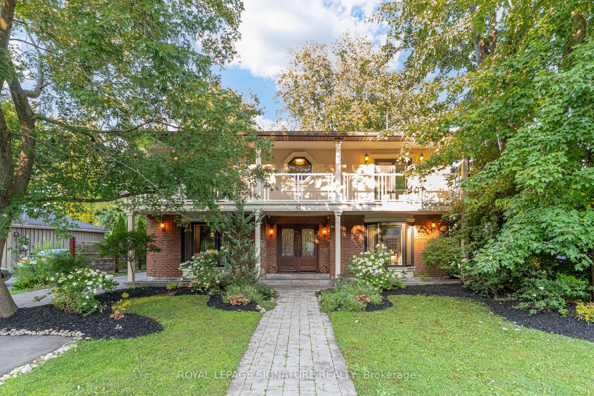 45 Pleasant Avenue, East Gwillimbury, On L9n 1a2