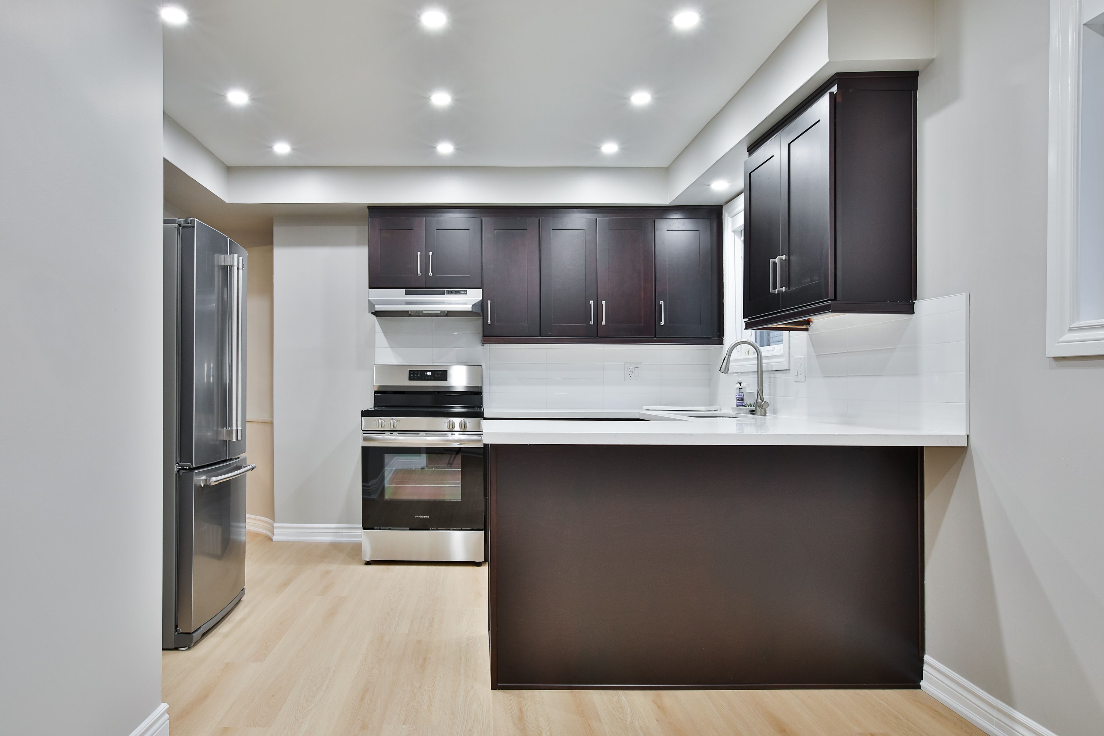 131 Romfield Circuit Lower, Markham, On L3t 3h7