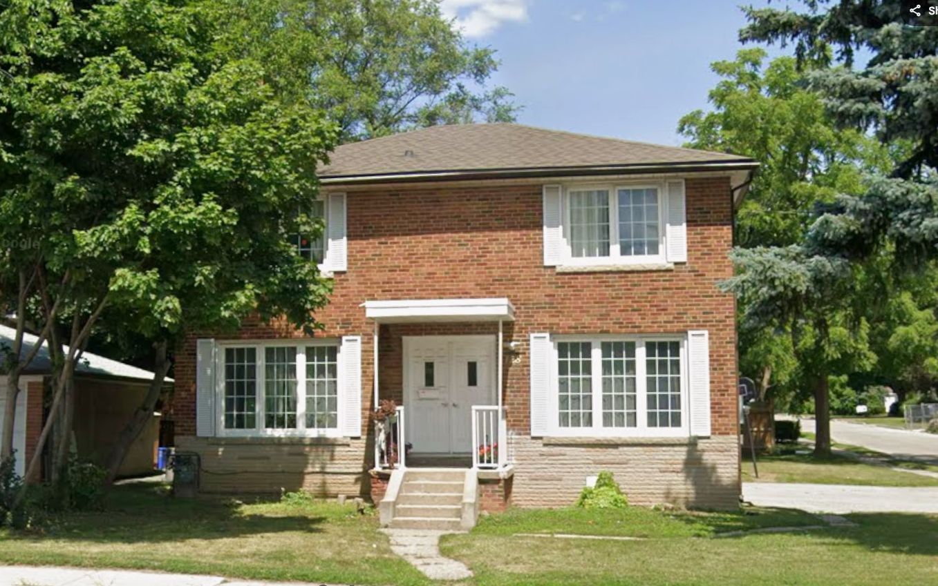 128 Major Mackenzie Drive E 3, Richmond Hill, On L4c 1h1