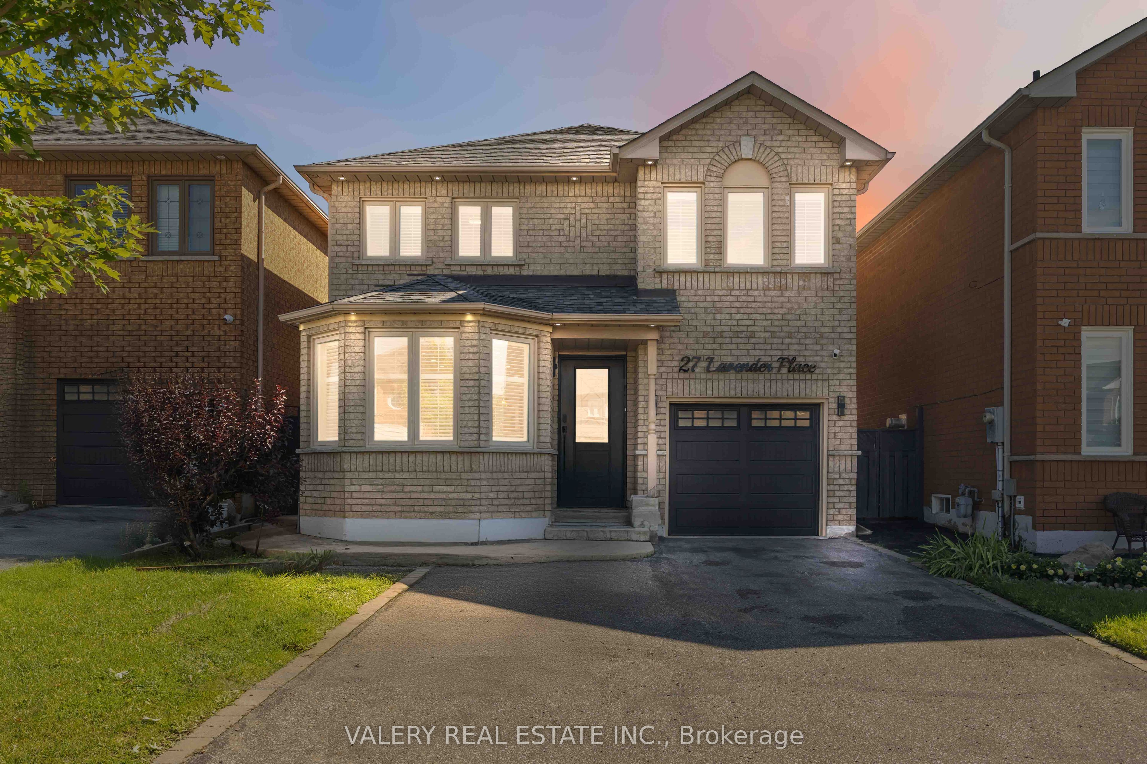 27 Lavender Place, Vaughan, On L4l 9b3