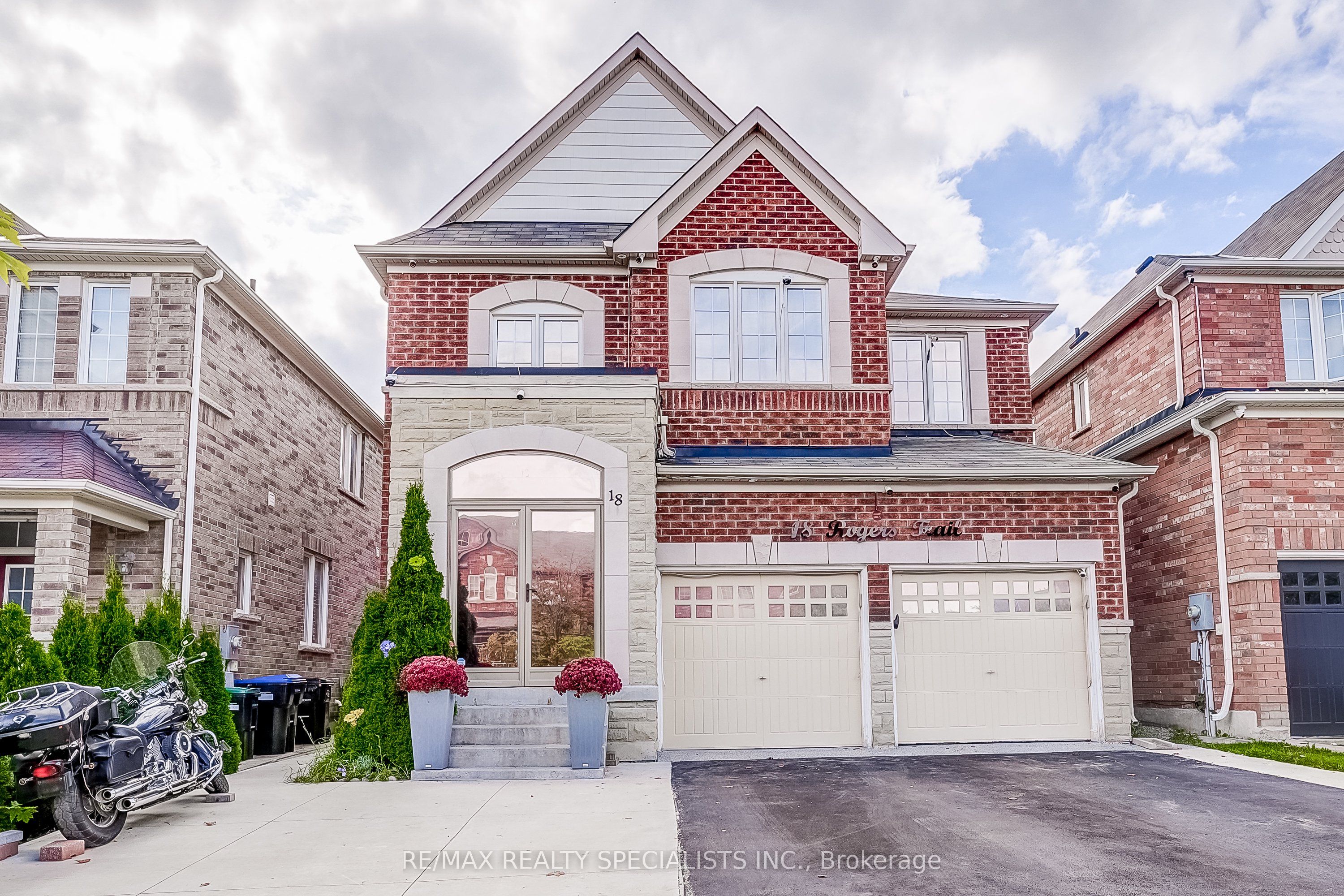 18 Rogers Trail, Bradford West Gwillimbury, On L3z 0g4